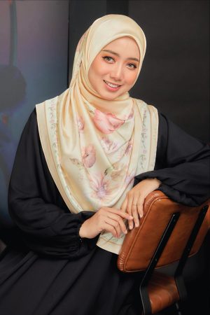 15_SINGLE WEB_1000x1500_THEA 3-14