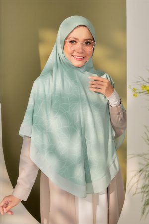 15_SINGLE WEB_1000x1500_DAPHNE 8-17