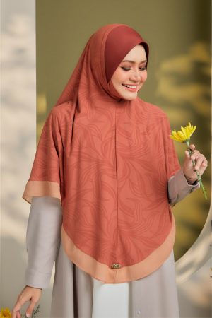 15_SINGLE WEB_1000x1500_DAPHNE 9-15