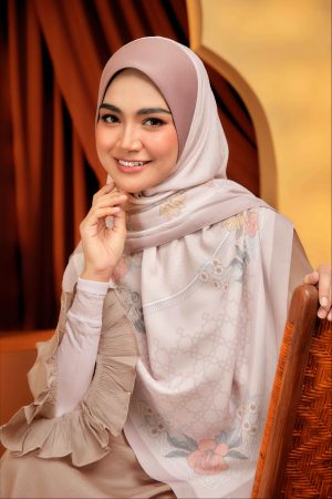 05_WEB SINGLE_ PETUNIA 6-4829