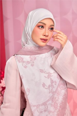 WEB Single - Demure-18